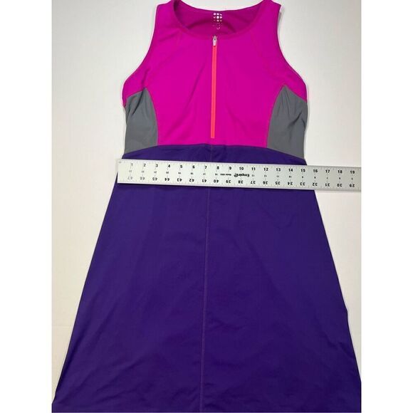 Title Nine Diamalete BuiltIn Bra Sleeveless Front Zip Athletic Dress Size Medium - Picture 6 of 9